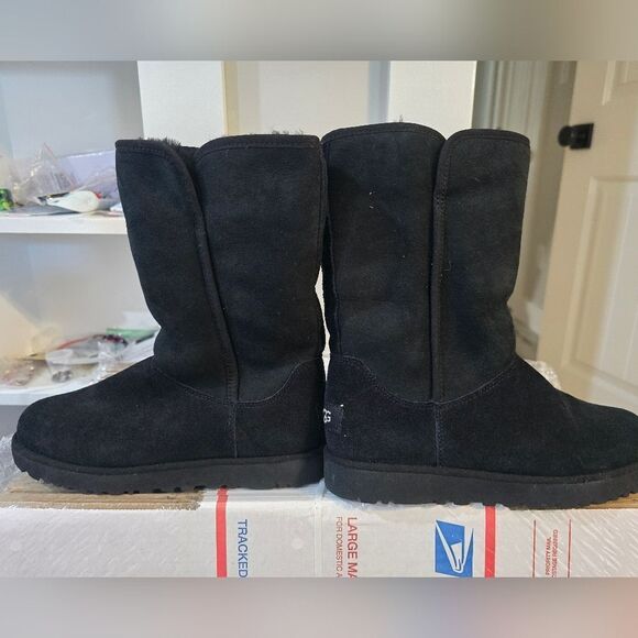 UGG Black Michelle Suede Sheepskin Boots NWOT size 5 - Picture 5 of 8